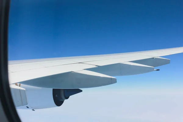 하늘과 비행기 — 스톡 사진