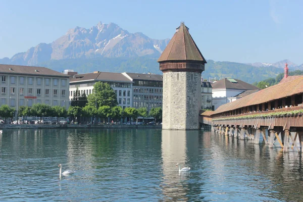 Tarihi Kent Merkezi Lucerne Ile Ünlü Şapel Köprüsü — Stok fotoğraf