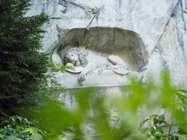 Lucerne, İsviçre yazıt için cesur askerlerin anısına anıt aslan.