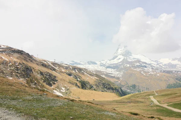 Green Mountain View Båda Sidor Den Schweiziska Järnvägen — Stockfoto