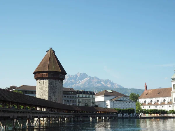 Altstadt Von Luzern Mit Berühmter Kapellenbrücke — Stockfoto