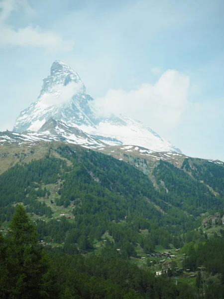 Hermoso Paisaje Montaña Con Vistas Forma Matterhorn Zermatt Suiza —  Fotos de Stock