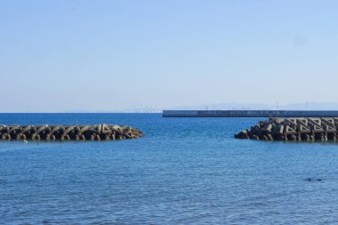 Tsunami ile Beppu beach Japonya donatılmıştır.