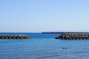 Tsunami ile Beppu beach Japonya donatılmıştır.