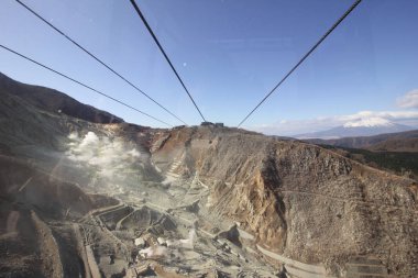 Vadi owakudani yaprakları ile renk değiştirme