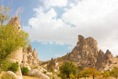 Göreme Açık Hava Müzesi Kapadokya Türkiye kaya oluşumları kamu yerleştirir