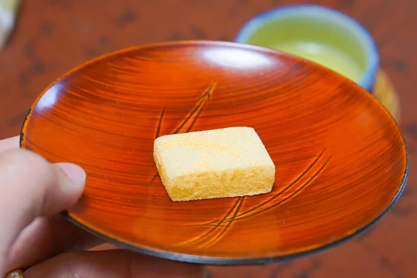 Verde Una Teiera Con Dolci Mochi — Foto Stock