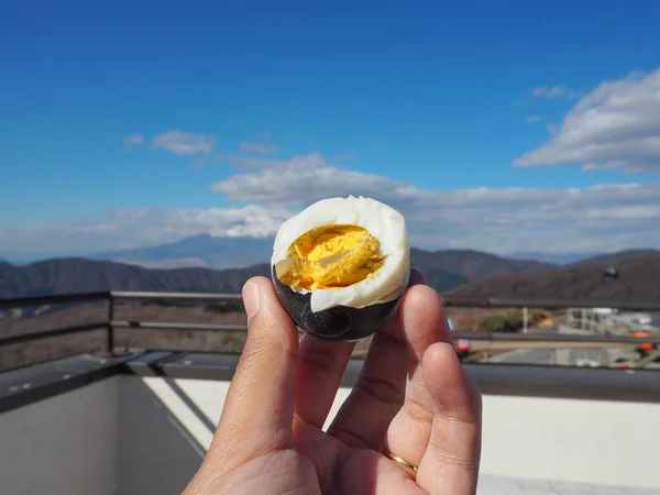 Hand Shows Black Eggs Owakudani Volcano Fuji — Stock Photo, Image