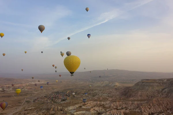 Göreme Sıcak Hava Balonu Doğal Görünümünden — Stok fotoğraf