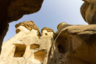 Göreme Açık Hava Müzesi Kapadokya Türkiye kaya oluşumları kamu yerleştirir