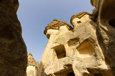 Göreme Açık Hava Müzesi Kapadokya Türkiye kaya oluşumları kamu yerleştirir