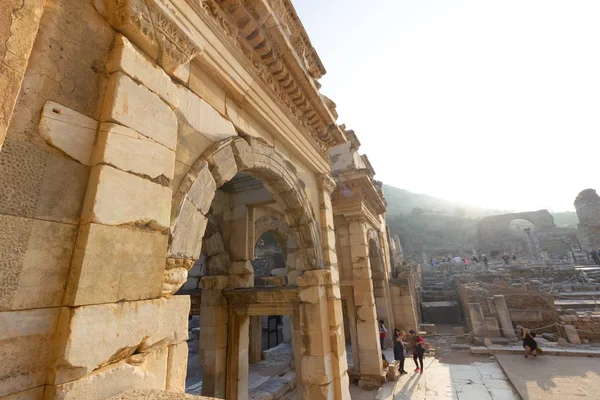 Miejsca Publiczne Biblioteki Efezu Światowego Dziedzictwa Zabytkowego Miasta Turcji — Zdjęcie stockowe