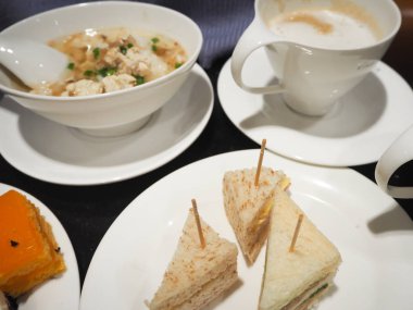 Tay kahvaltı otelin