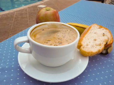 Acil Kahvaltı, kahve, meyve, ekmek