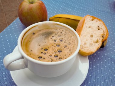 Acil Kahvaltı, kahve, meyve, ekmek