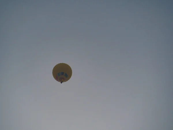 Naturblick Pamukkale Und Heißluftballon — Stockfoto