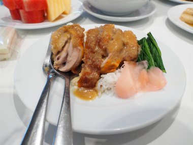 Turistler için Asya tarzı otellerin kahvaltısı