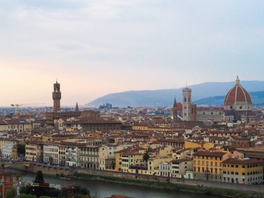 Floransa İtalya'da romantik ve popüler bir şehir.