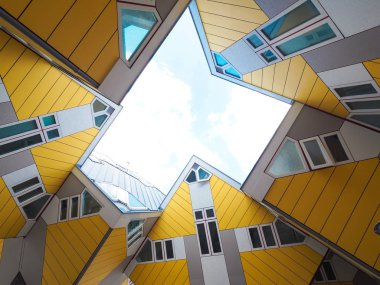 Rotterdam'daki küp evler; Hollanda.