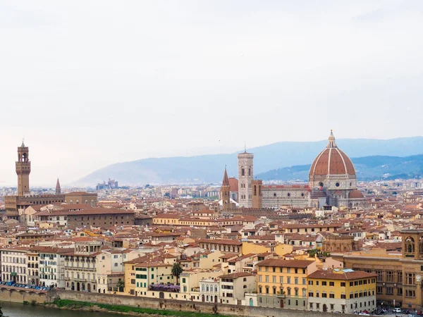 Florence en romantisk och populär stad i Italien. — Stockfoto