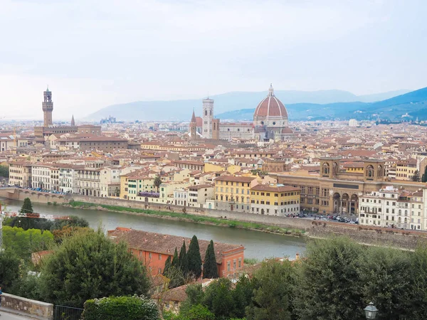 Florence en romantisk och populär stad i Italien. — Stockfoto