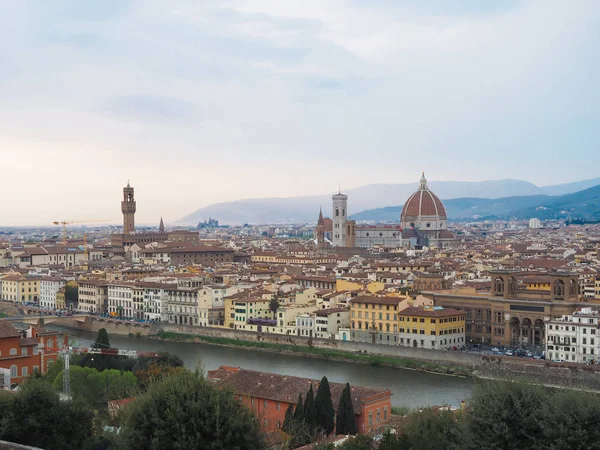 Florence en romantisk och populär stad i Italien. — Stockfoto