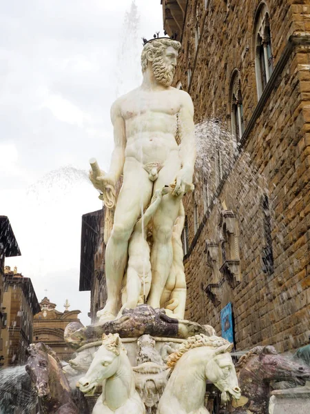 Escultura renascentista de artistas antigos em florência itália . — Fotografia de Stock