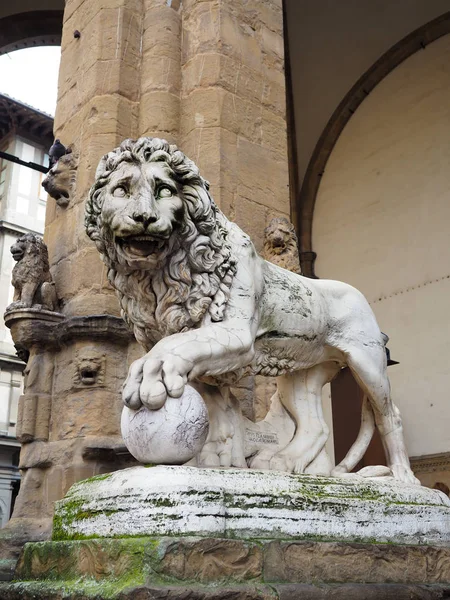 Escultura renascentista de artistas antigos em florência itália . — Fotografia de Stock