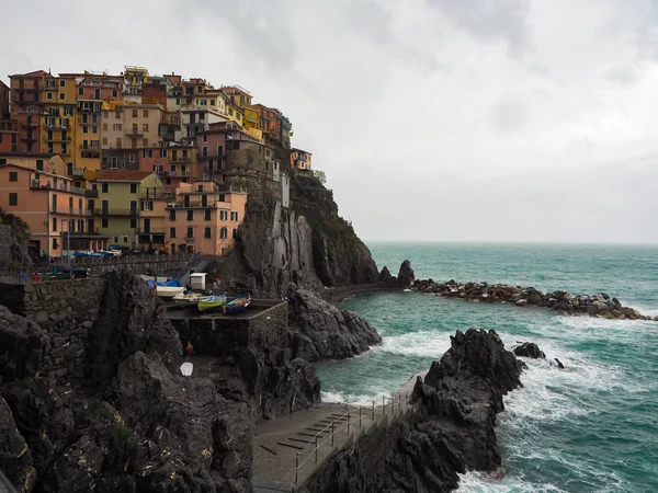 Manarola beautiful seaside town of Italy on a stormy day. — Stock Photo, Image