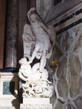 Milano şehrinde güzel katedral, İtalya