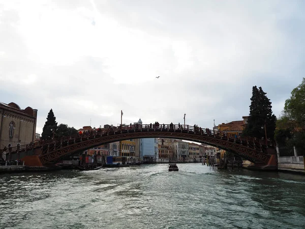Venetië, de stad van water een van de populaire Italiaanse steden — Stockfoto