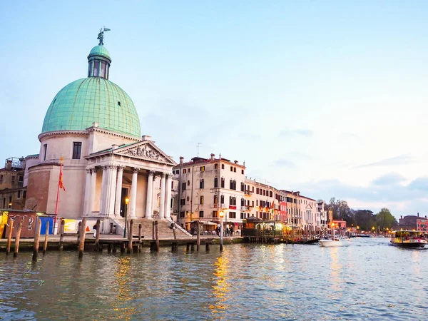 Venecia, la ciudad del agua Una de las ciudades italianas más populares — Foto de Stock