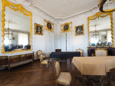 Fransa Versailles Dünya Mirası Sarayı Birçok turist istiyorum