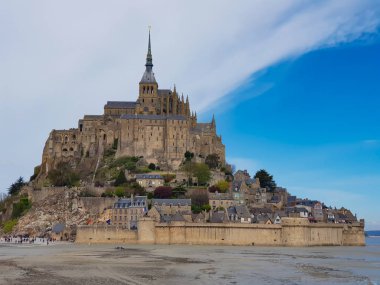 Fransa'nın Saint-Michel Mont'u. Gezginler bir kez görmek istiyorum.