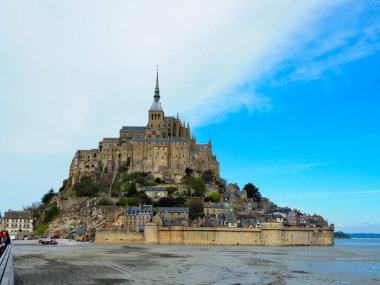 Fransa'nın Saint-Michel Mont'u. Gezginler bir kez görmek istiyorum.