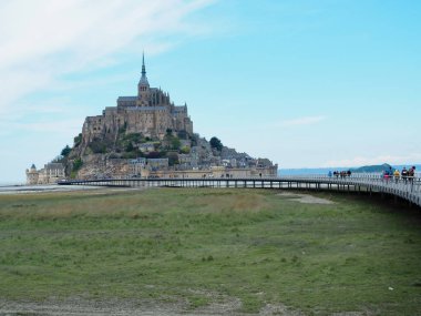 Fransa'nın Saint-Michel Mont'u. Gezginler bir kez görmek istiyorum.