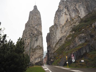 Dinant, Belçika'nın en huzurlu nehrinin yanında küçük bir kasaba