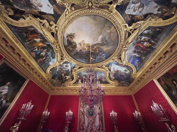 Fransa Versailles Dünya Mirası Sarayı Birçok turist istiyorum