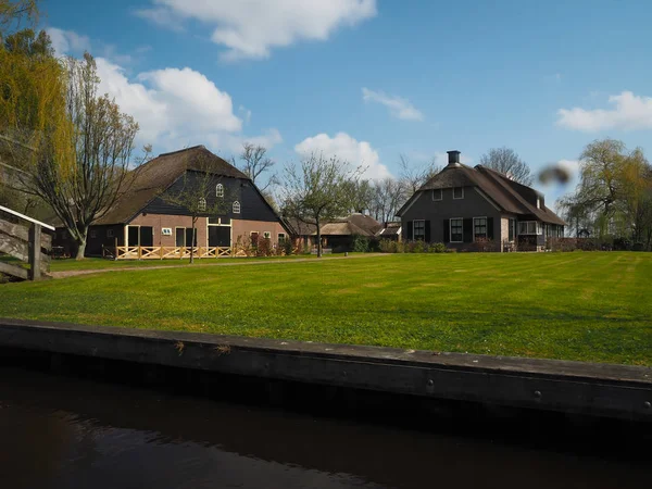 Giethoorn a cidade sem estradas é Veneza dos Países Baixos . — Fotografia de Stock