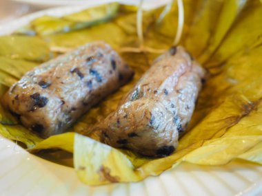 Kuzey Tayland için Yapışkan Pirinç Tatlı ile Muz