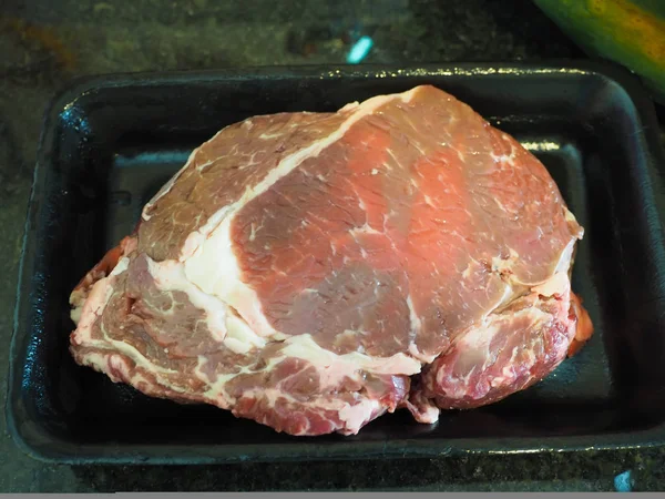 Bife, carne armazenada por um longo tempo até que pouco atraente Imagem De Stock