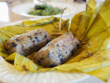 Kuzey Tayland için Yapışkan Pirinç Tatlı ile Muz