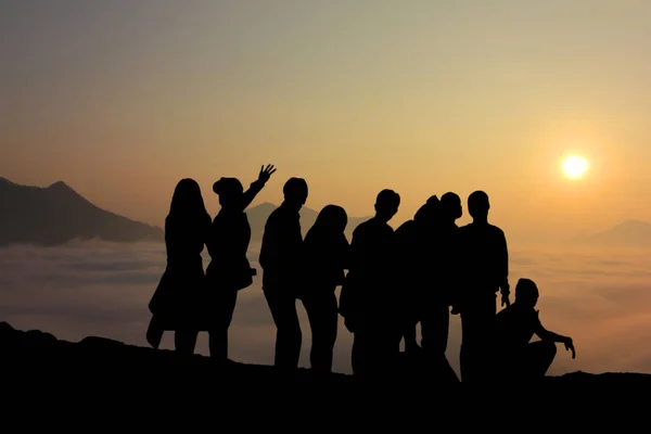 Silhouette People Relax Mountains Sunrise Morning — Stock Photo, Image