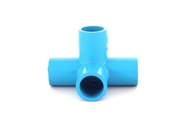 mavi pvc boru bağlantısı beyaz üzerinde izole edildi