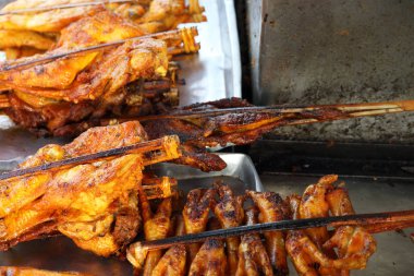 Sarı tavuk ızgara. 