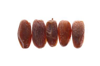 Kurutulmuş hurma (Phoenix dactylifera l) beyaz arka plan üzerinde izole