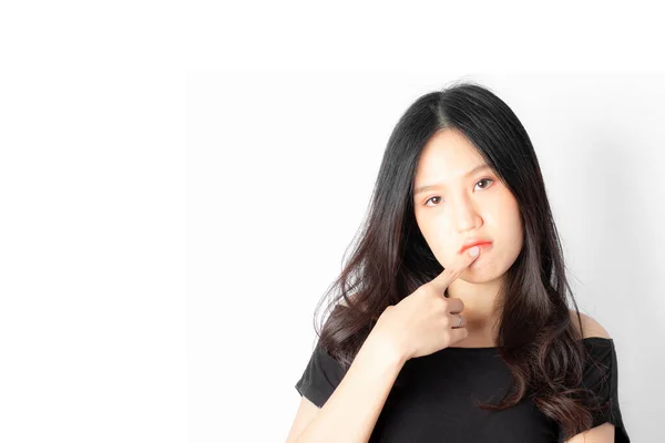 Retrato Mulher Com Olhar Para Câmera Isolada Fundo Branco — Fotografia de Stock