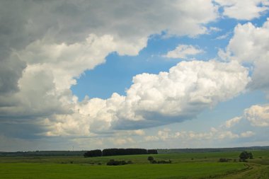 yaz aylarında yağmur dan önce gökyüzü