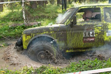 Yaz aylarında off-road yarışmalar, kir