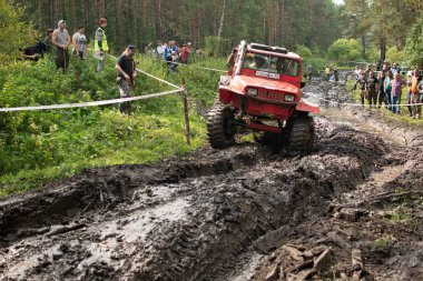 Yaz aylarında off-road yarışmalar, kir